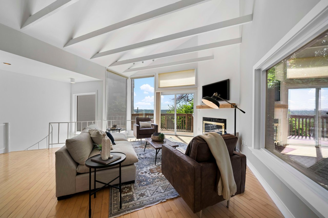 1041 SAINT GREGORY STREET #4