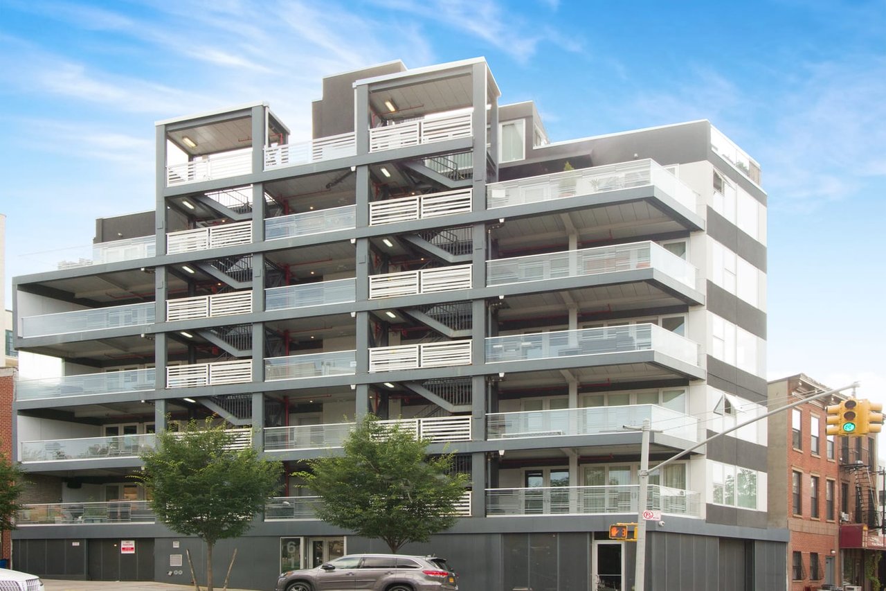 618 Washington Ave, Unit 302