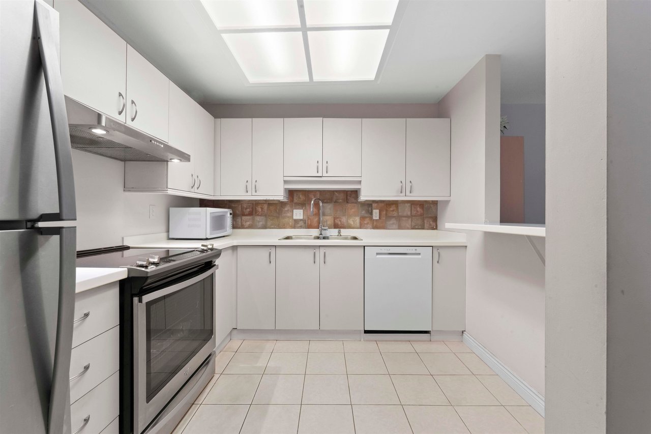 112-7840 Moffatt Rd