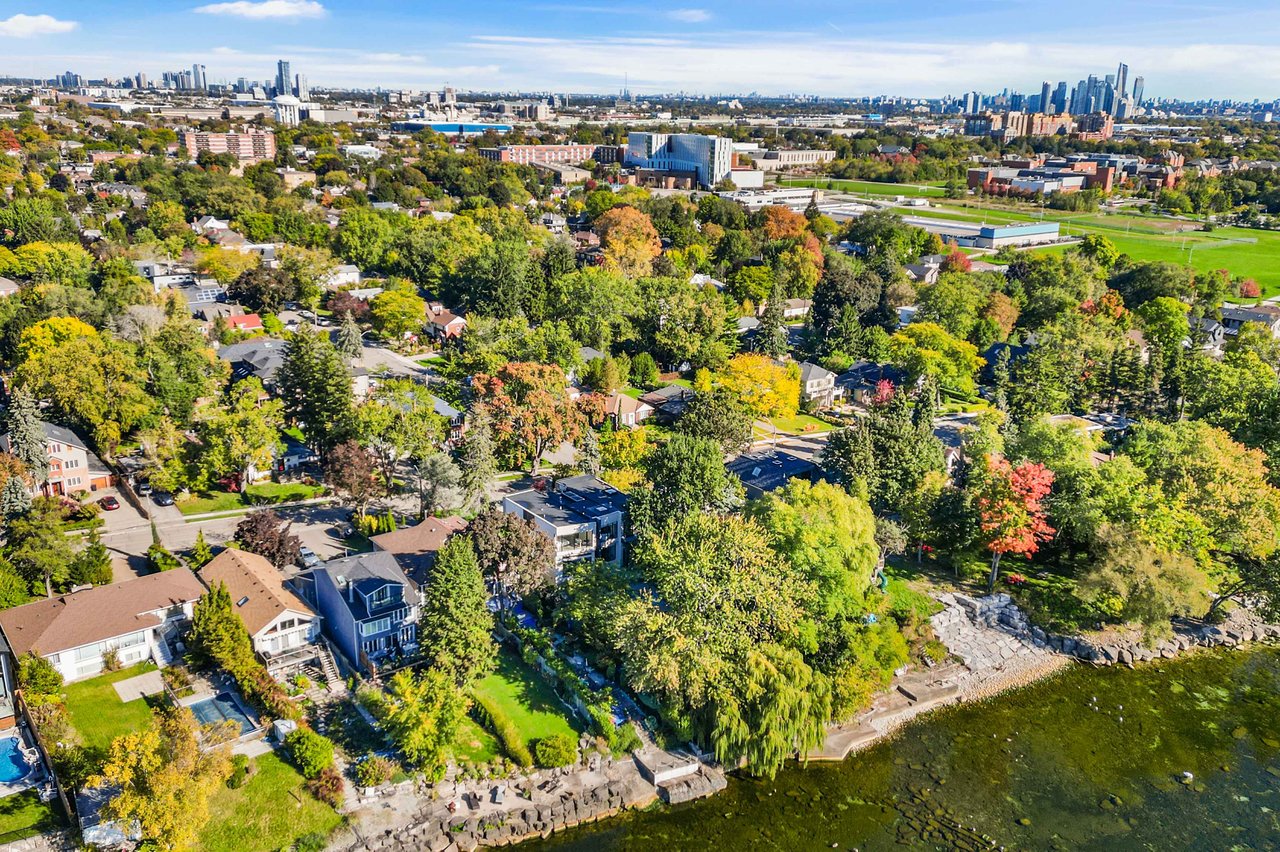  Unmatched Beauty Of Lakeside Living