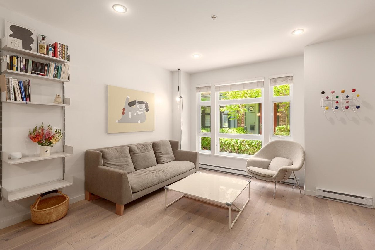 2711 Guelph St