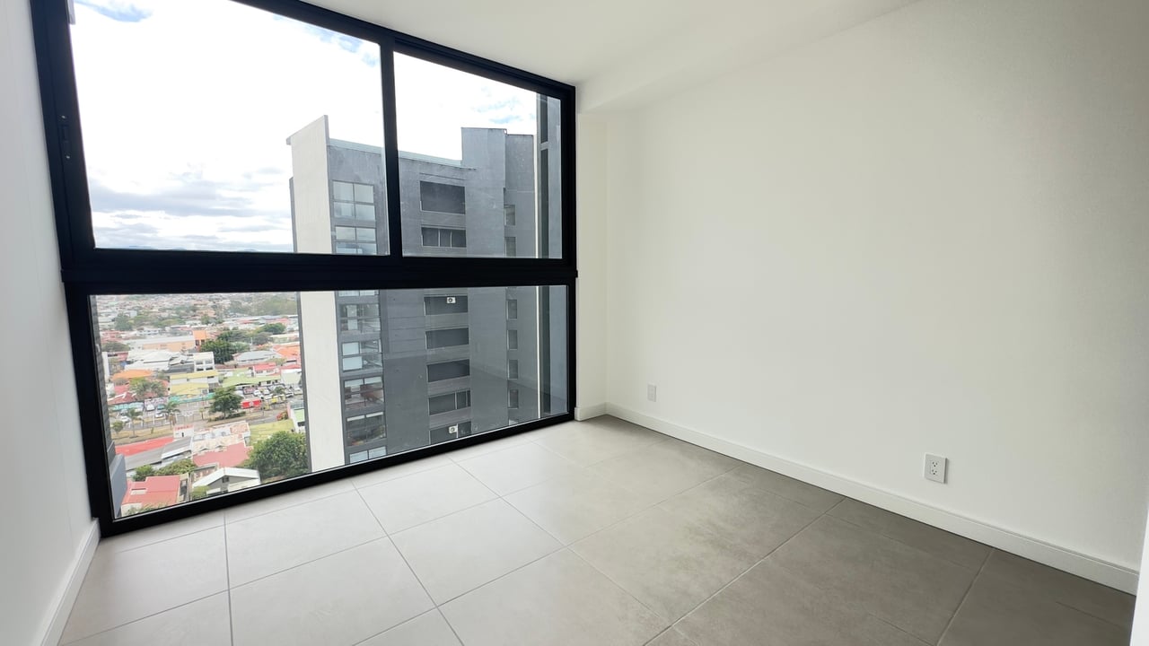 High Floor City View Condo, San Jose