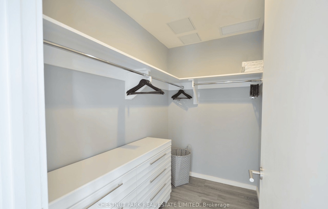 Suite 1904- 180 University Avenue