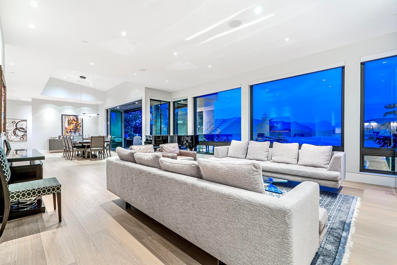 6255 St. Georges Cres