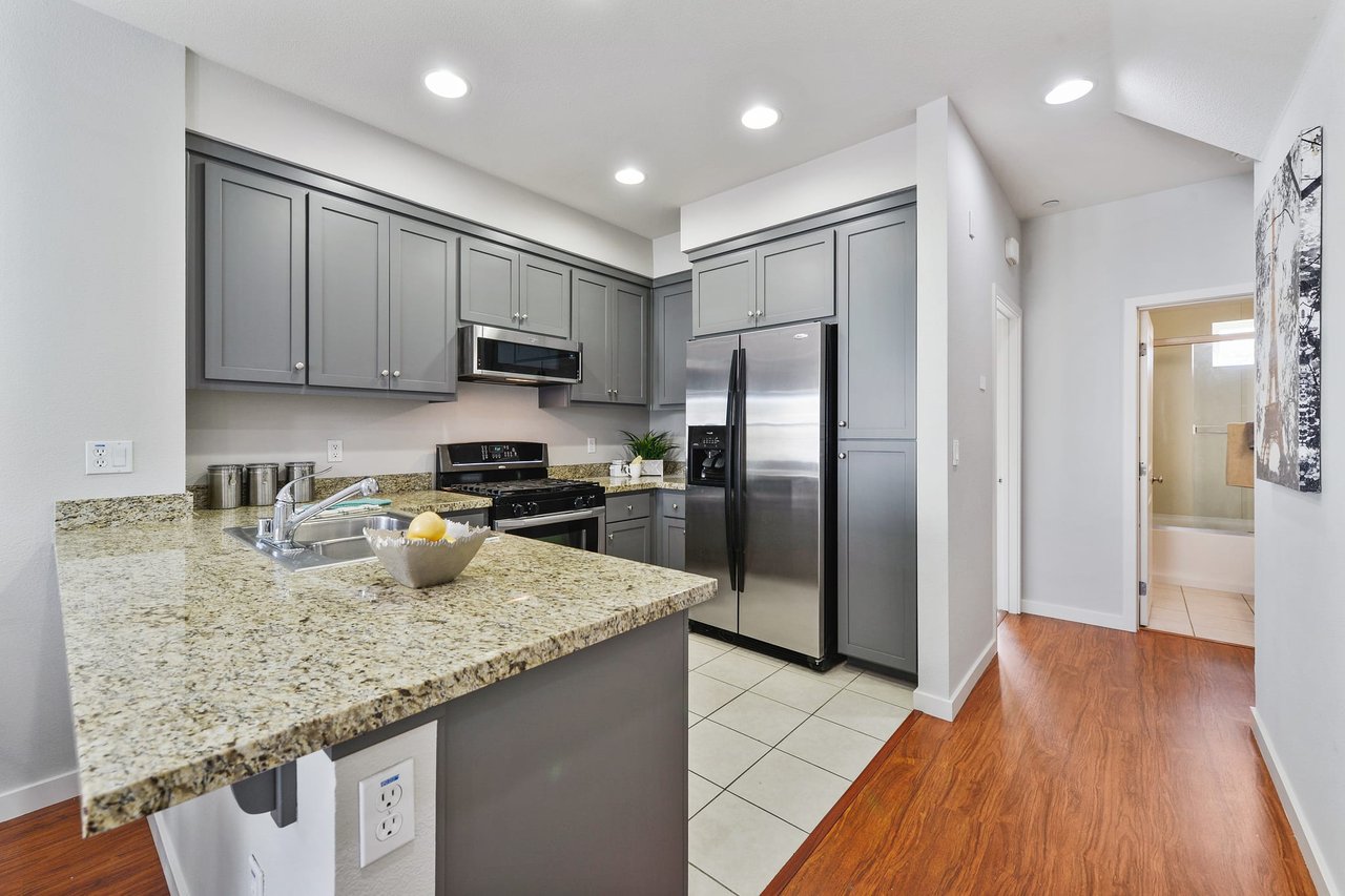 859 Donovan Way