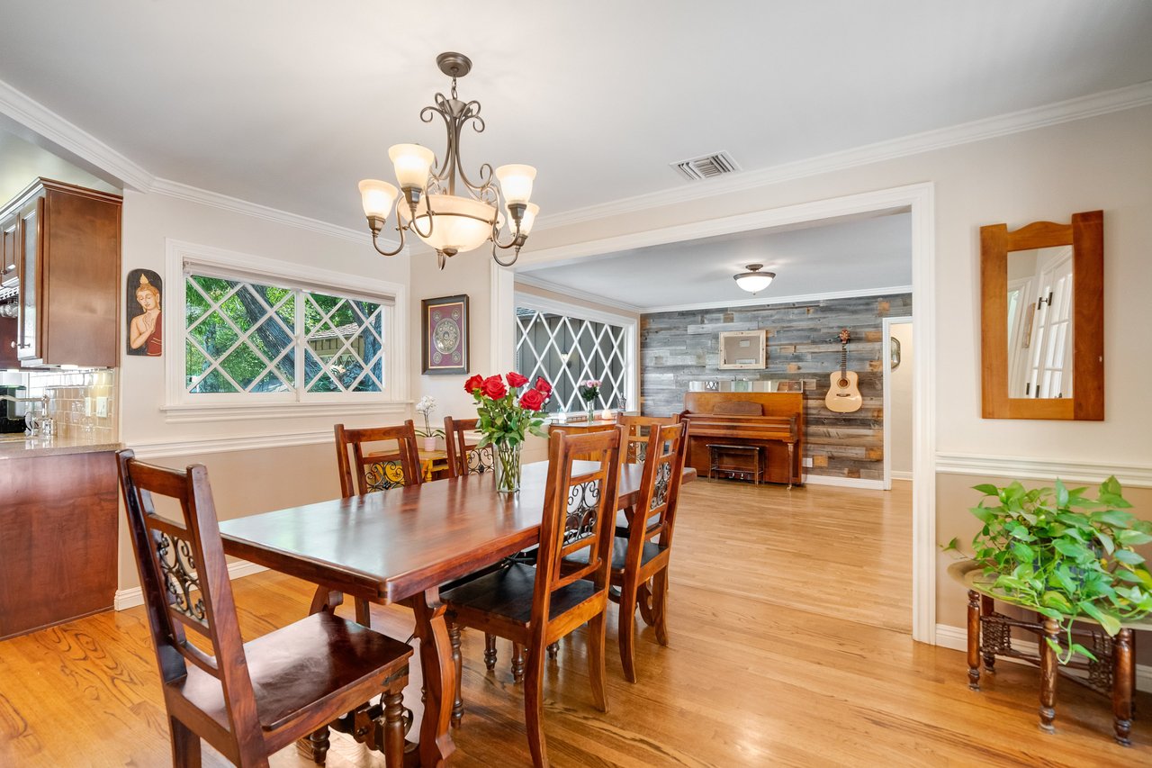 A Lil Bit O' Country in Shadow Hills * SOLD at full price