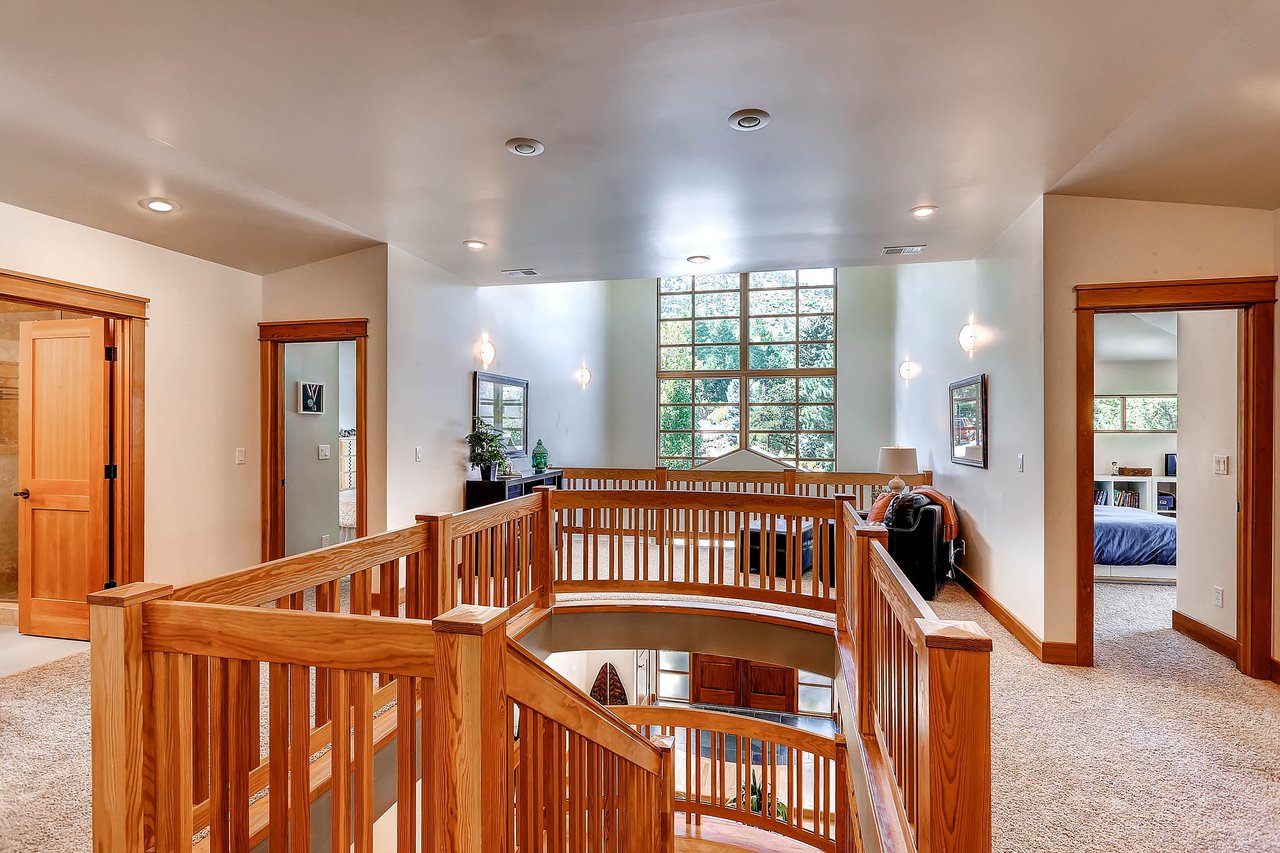1052 Rosehill Dr