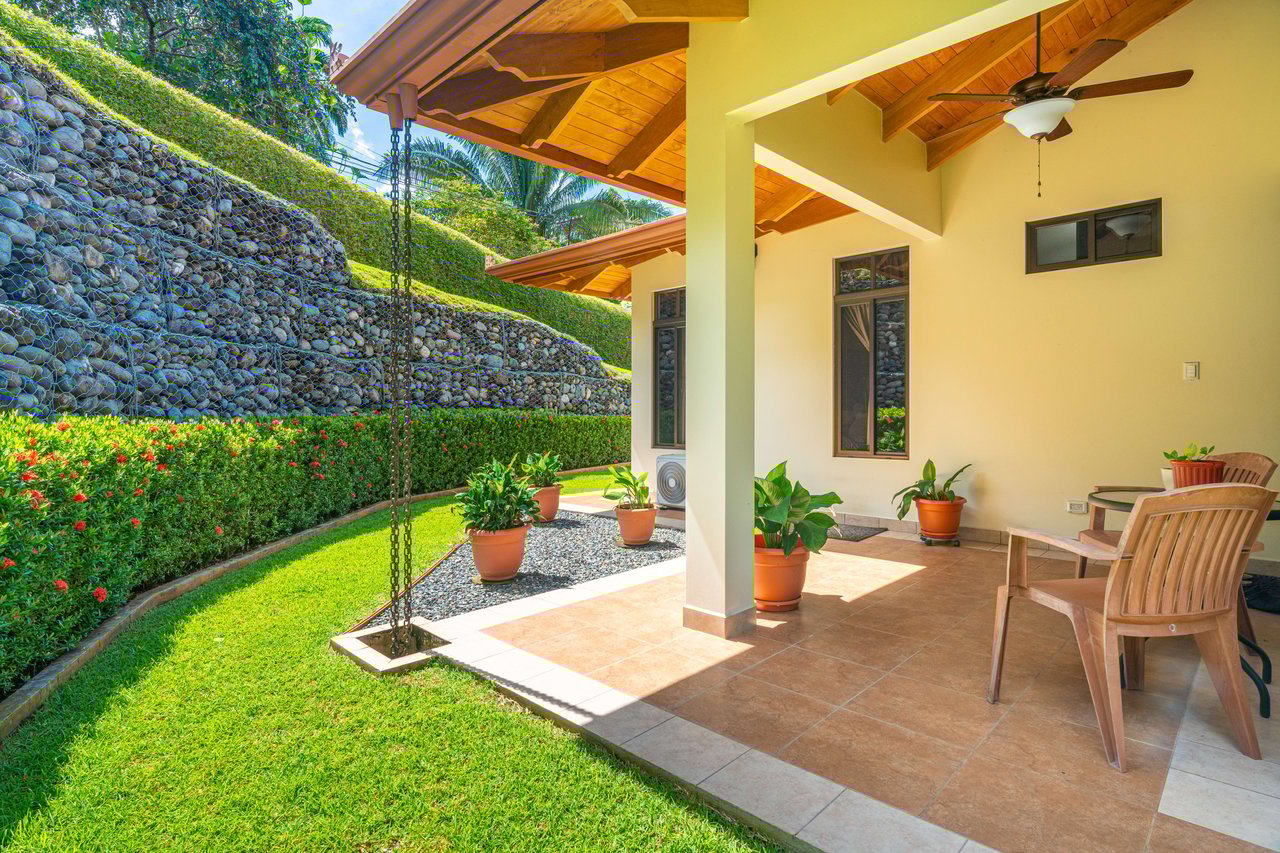La Palma Custom Build 3 bedroom 2 bath - Prestine Condition