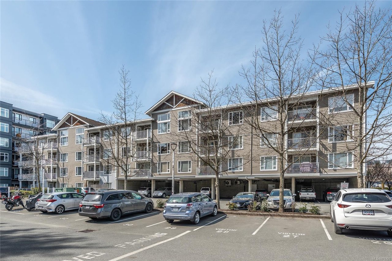 303-2823 Jacklin Rd