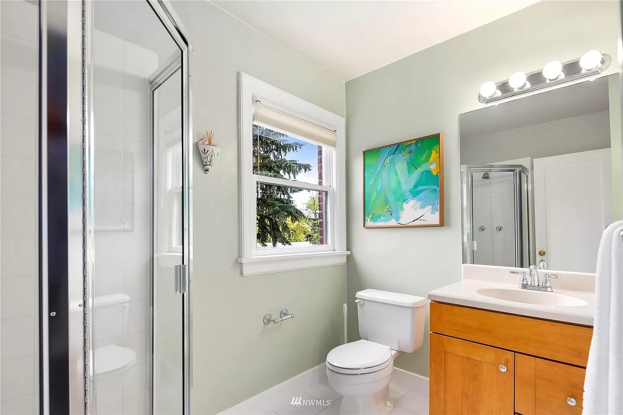 3409 E Denny Way