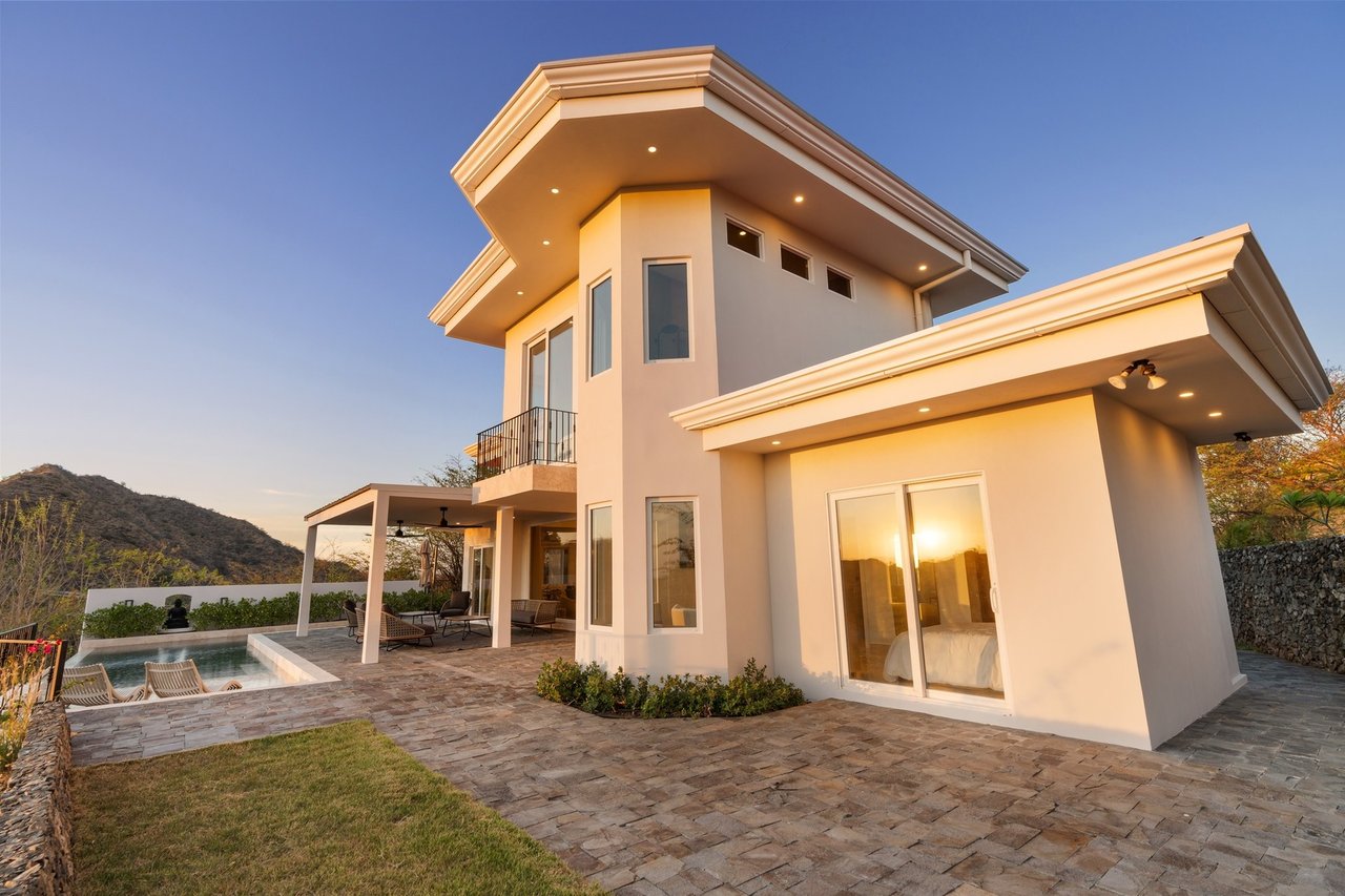 Renovated Tropical Ocean Estate, Flamingo, Guanacaste