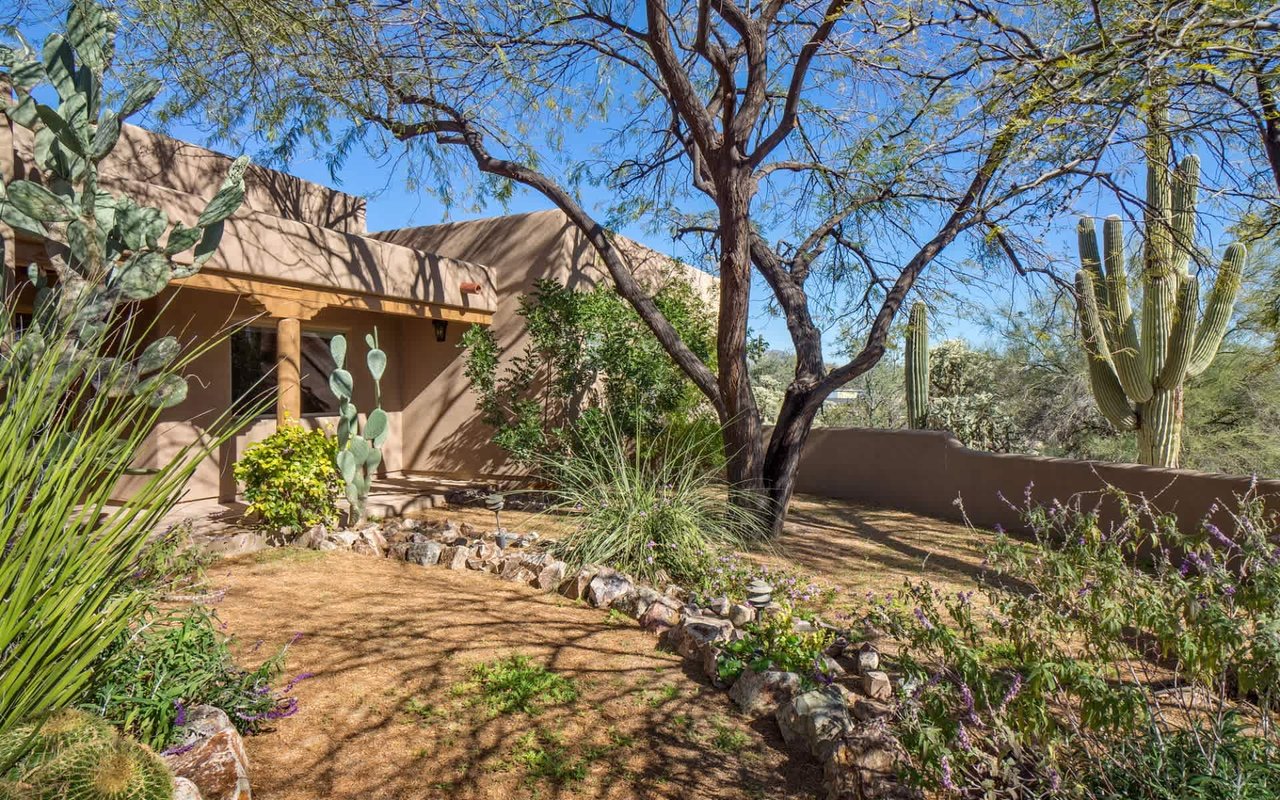 Perfect Desert Oasis, Santa Fe Estate
