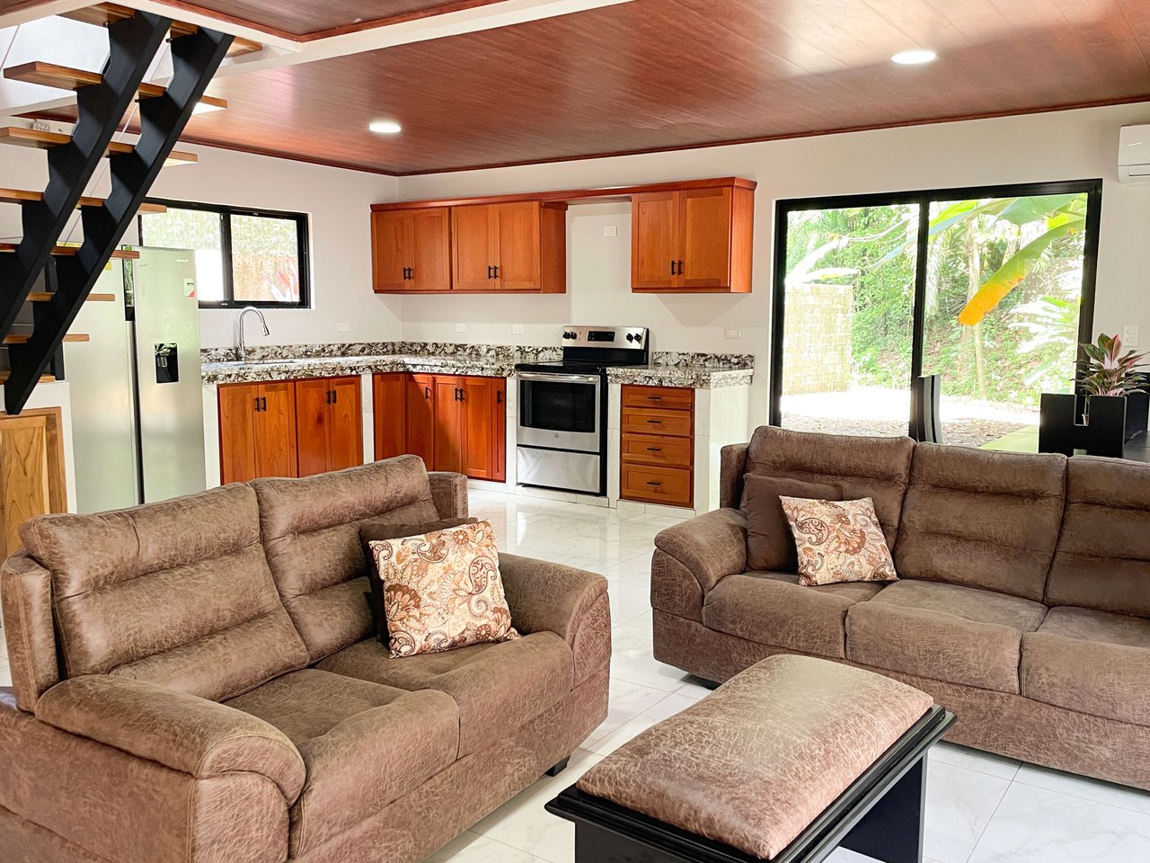 Prime Investment Opportunity: Brand-New Home in Uvita, Close to Beaches and Attractions