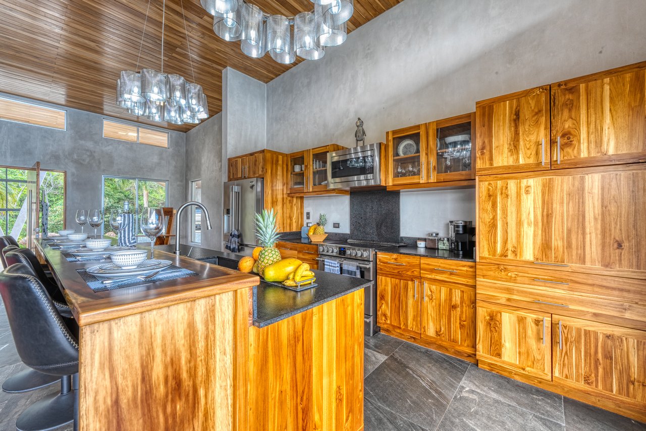 Private Rainforest View Luxury Estate, Dominical, Puntarenas