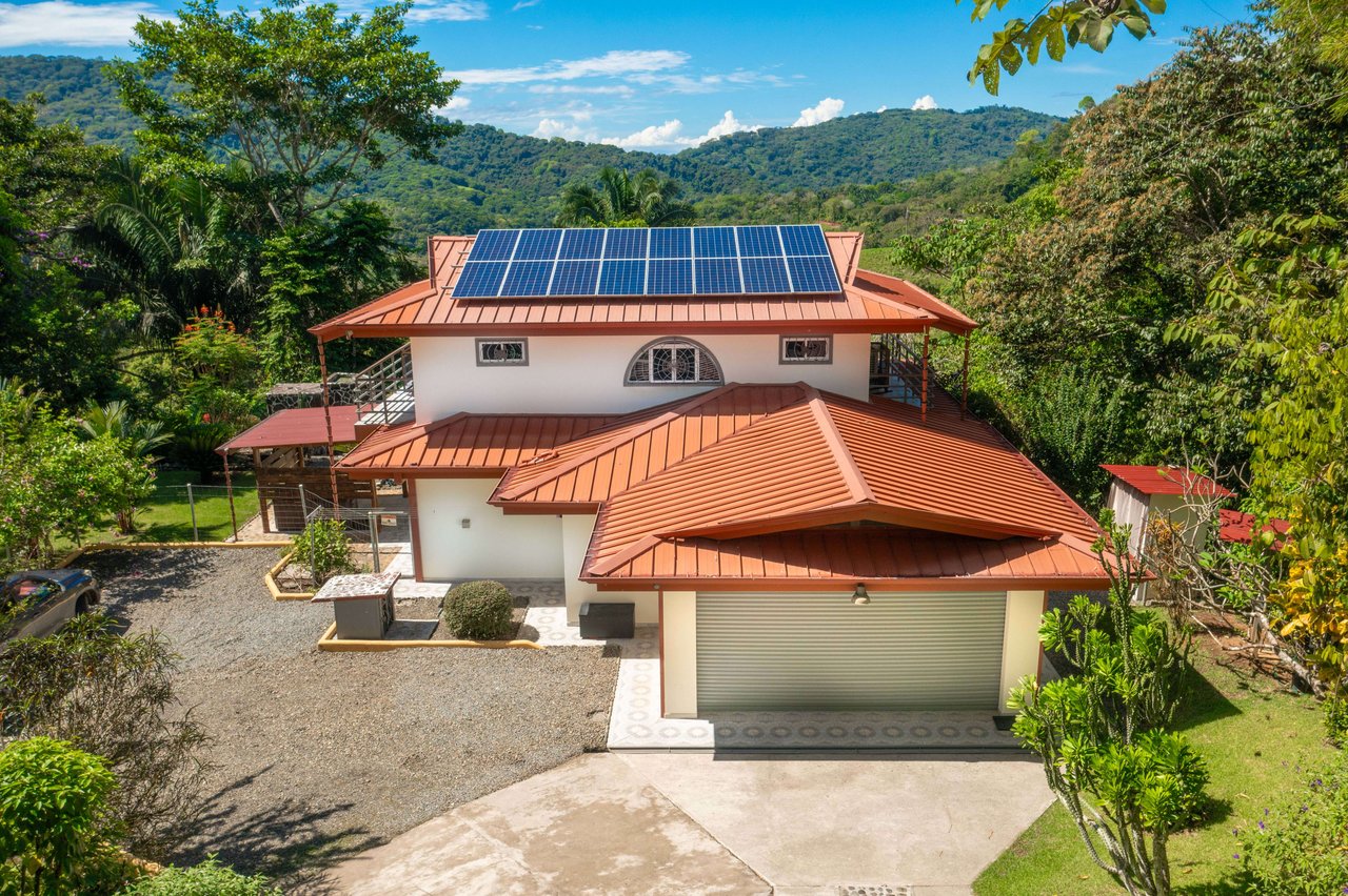 Secluded Dream Home in Costa Rica – Mountain Views, Pool & Sustainable Living