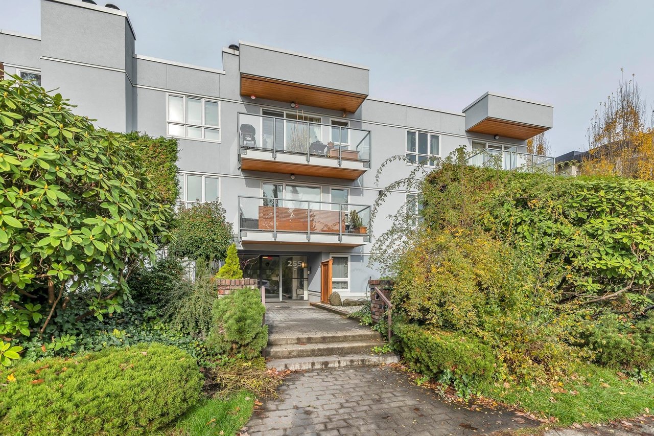 203-255 E 14th Ave