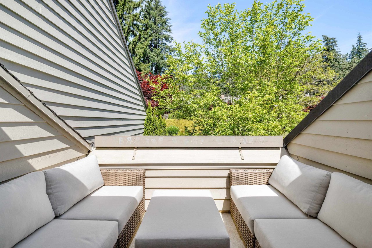 9-4957 Marine Dr