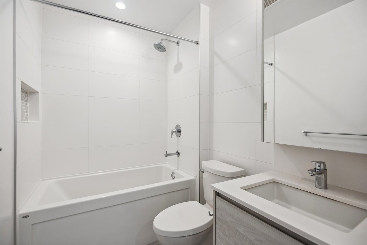 110-523 W King Edward Ave