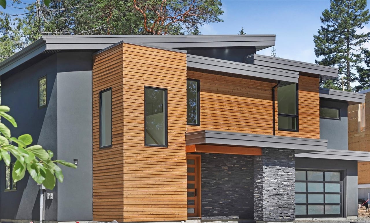 3905 Olympian Wy