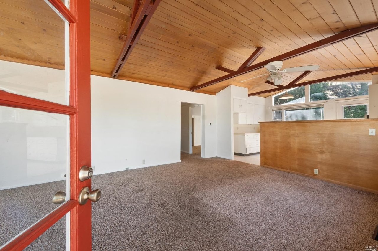3295 Linwood Ave