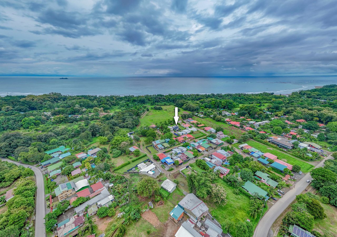 A 3-bedroom home – literally bordering Marino Ballena National Park – but mere steps away from cafes, restaurants, and amenities of the tourist mecca Uvita!