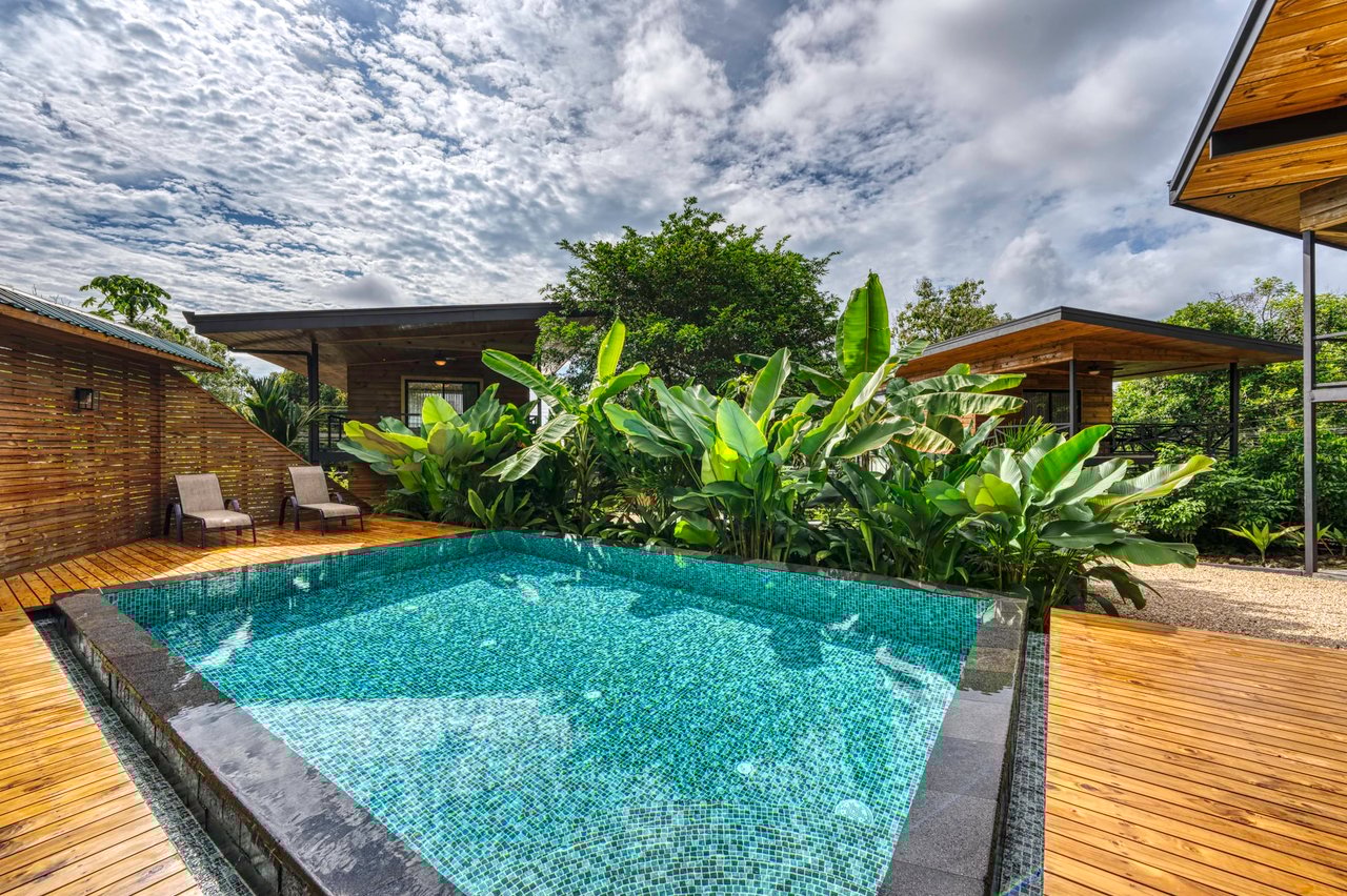 Modern Tropical Villas walking distance to Uvita Town