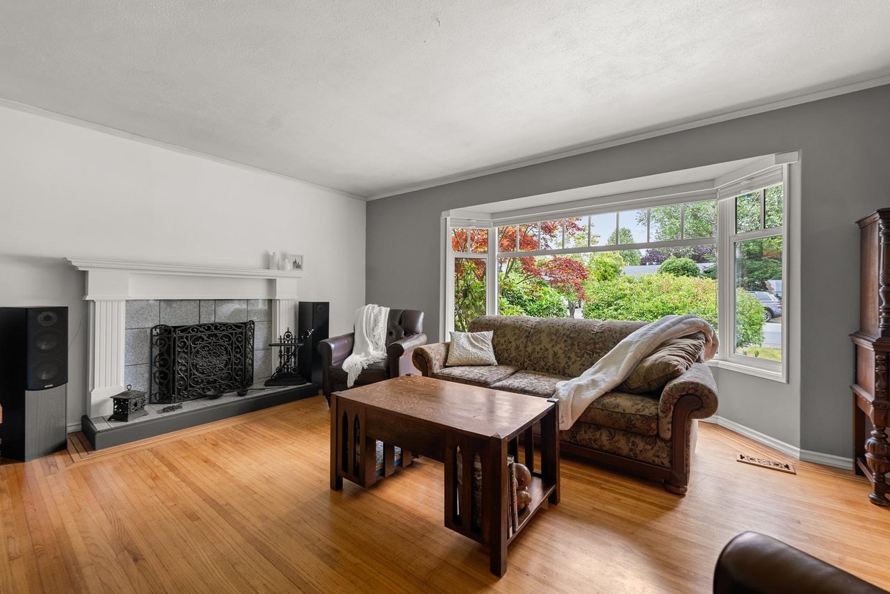 5264 12 Ave