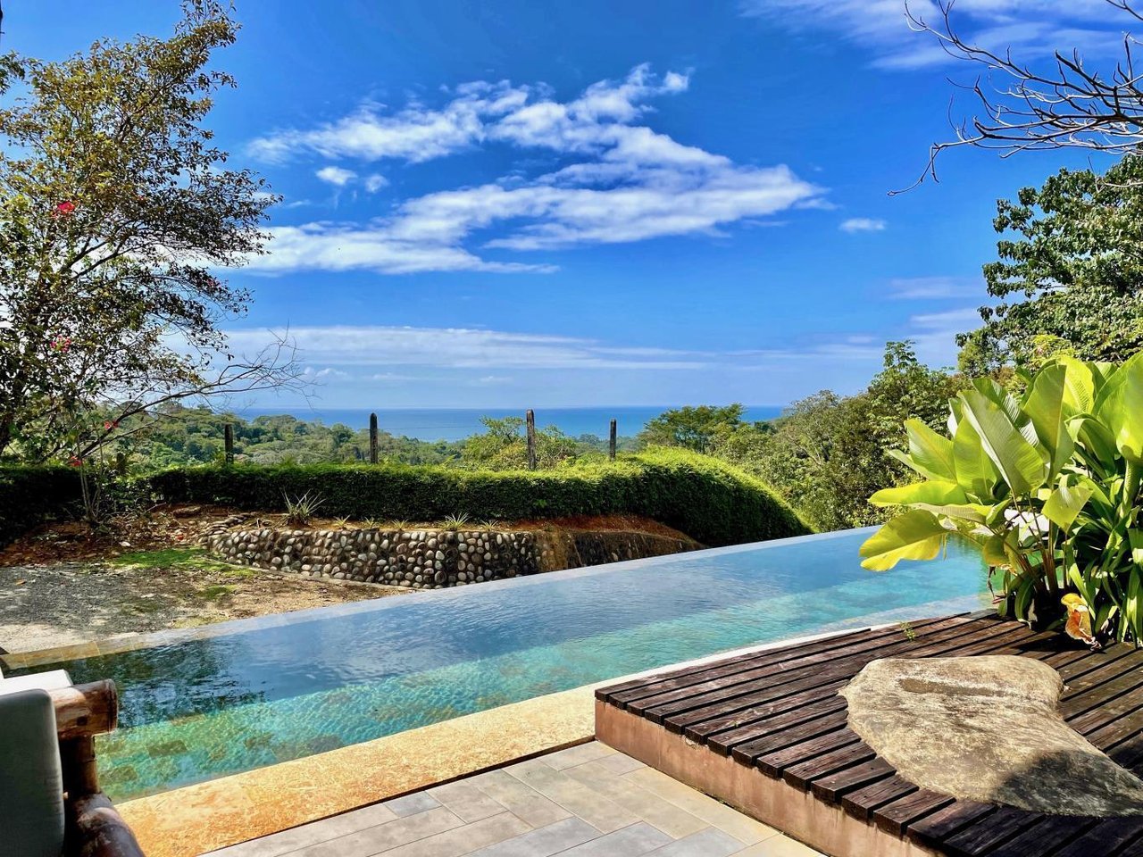 6 Bed Ocean View Estate, 2 Pools, Perfect for Air BnB, Hotel, or Family Compound, 2.24 Acres