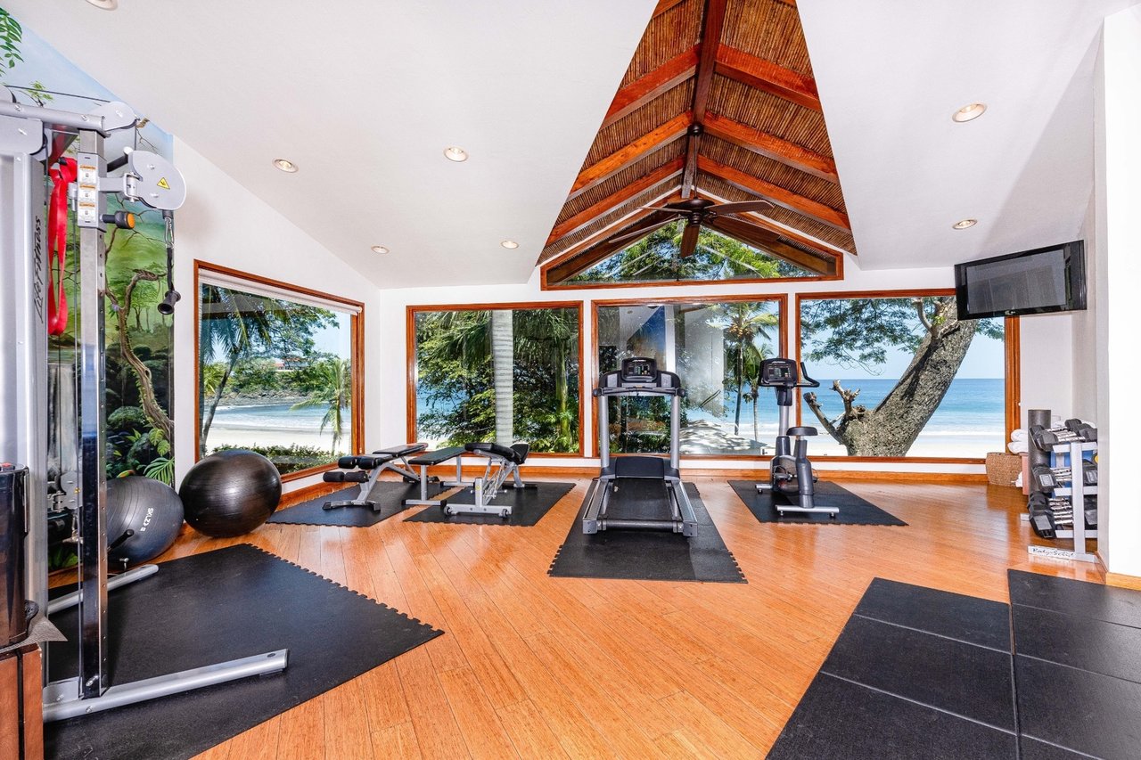 Modern Beachfront Corner Condo, Flamingo, Guanacaste