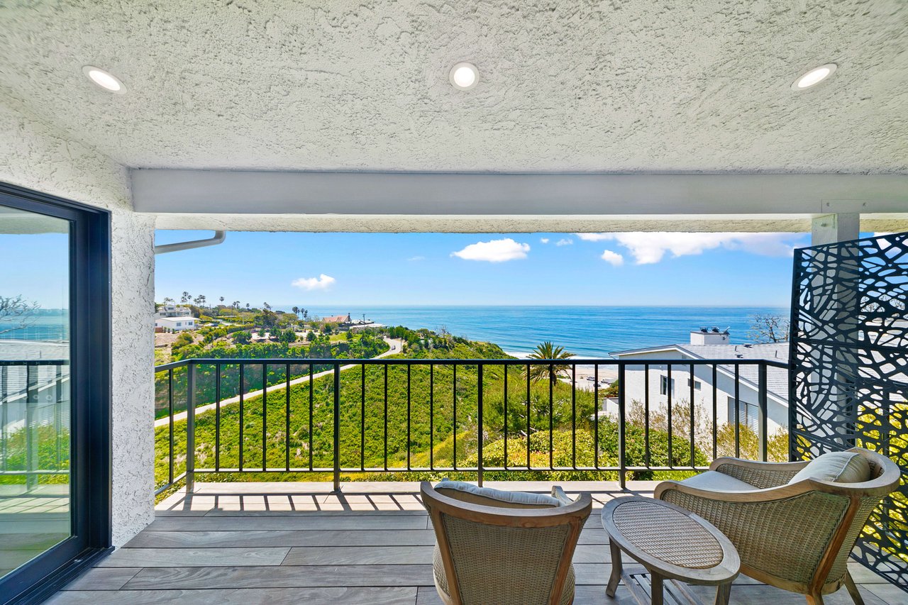 Sensational Bluff Top Malibu Townhome