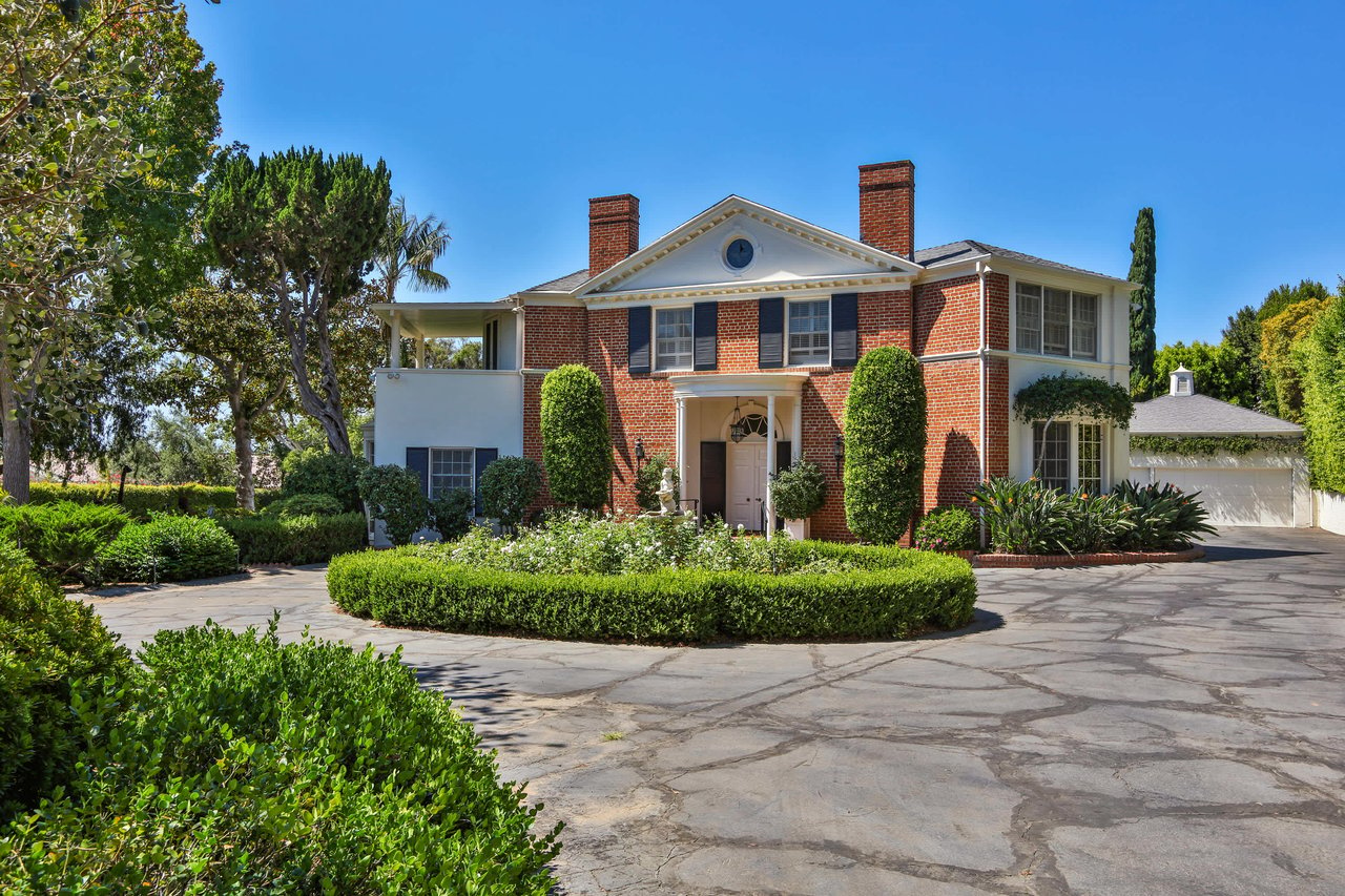 Legendary Colonial in Brentwood