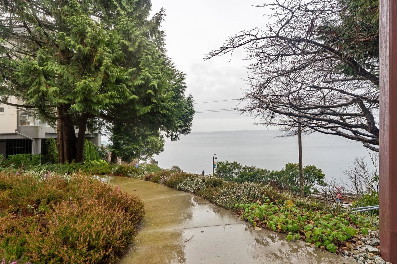 1-2110 Marine Dr