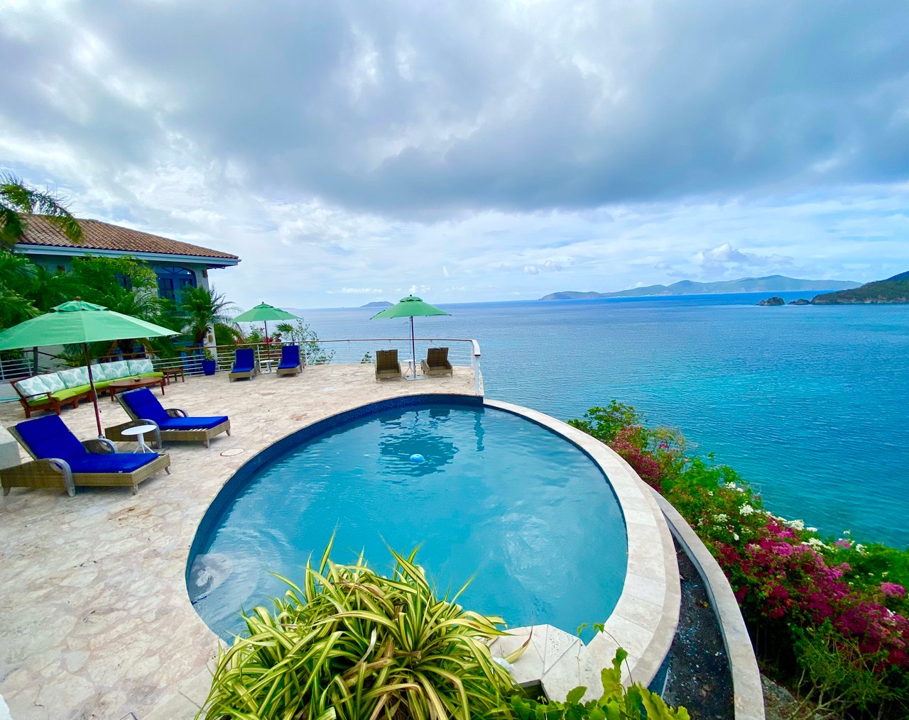 CLIFF HOUSE VILLA