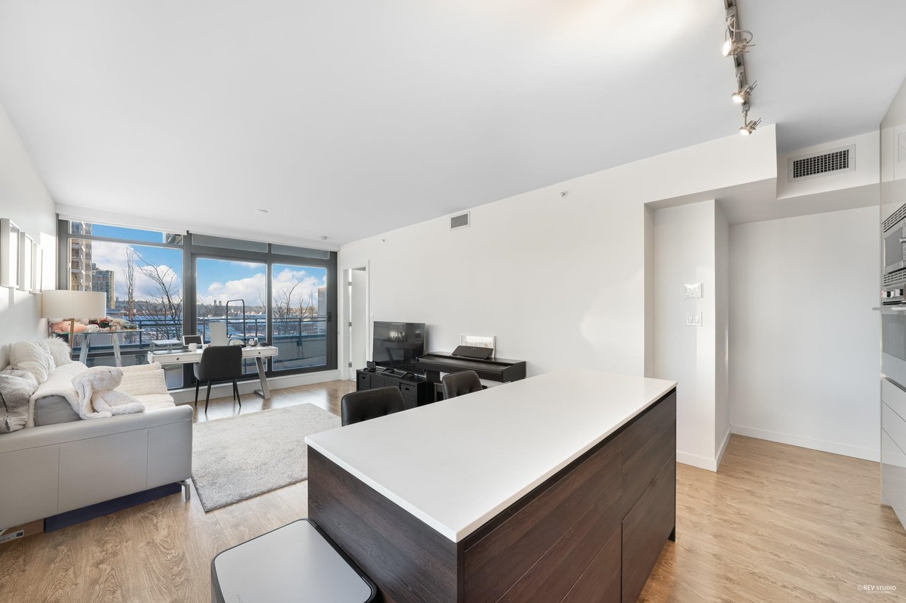 501-2378 Alpha Ave