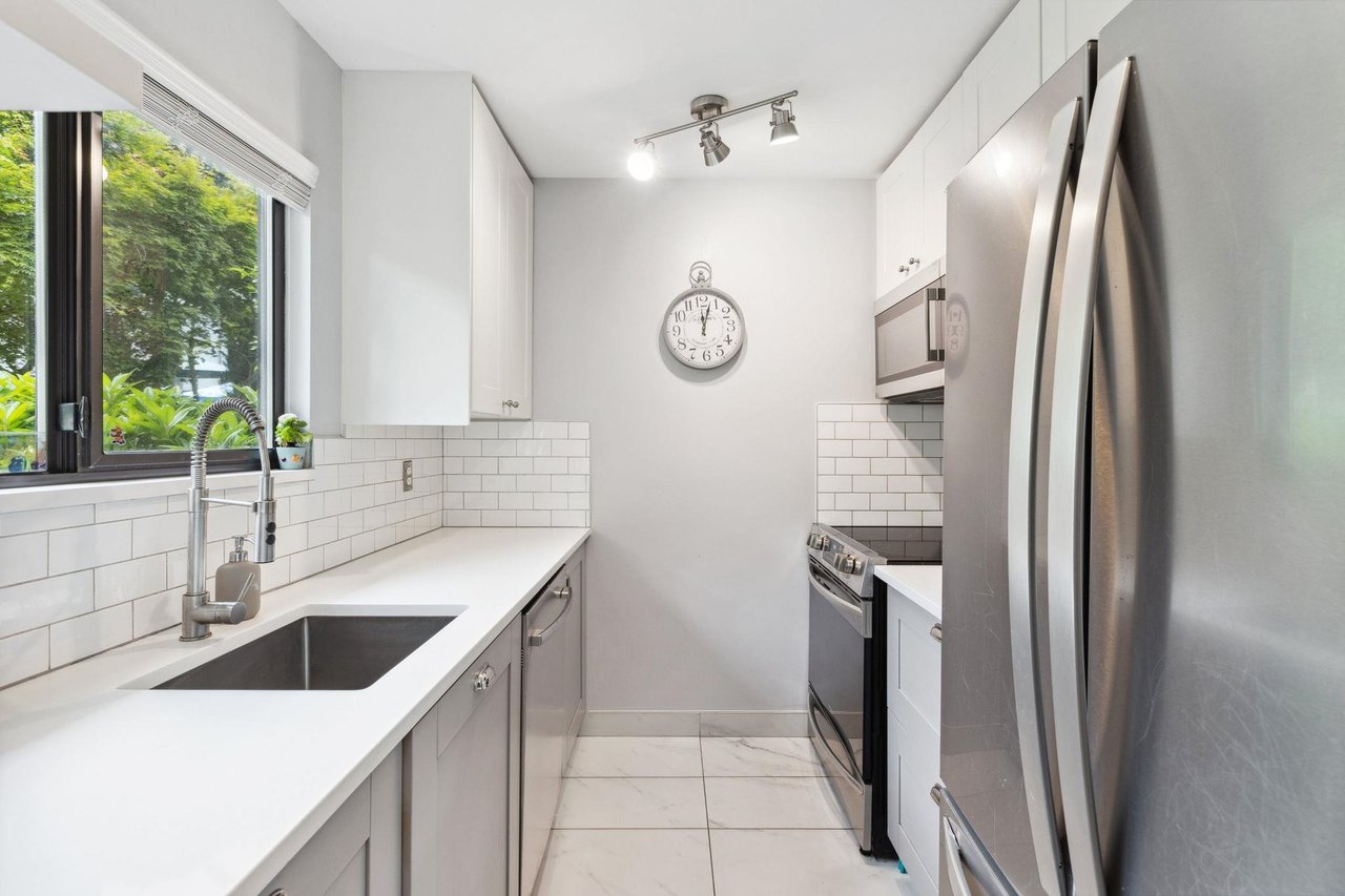 17-225 W 14th St