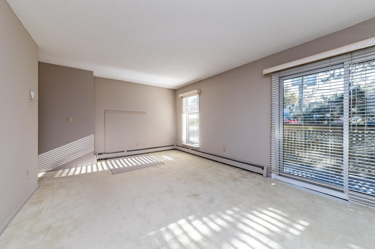 414-2366 Wall St