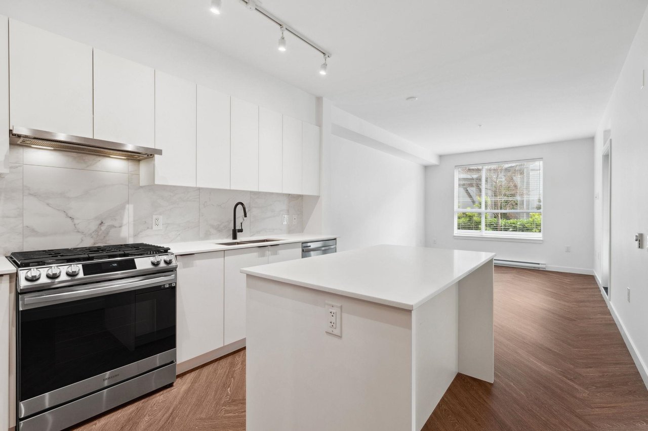 223-3229 St Johns St