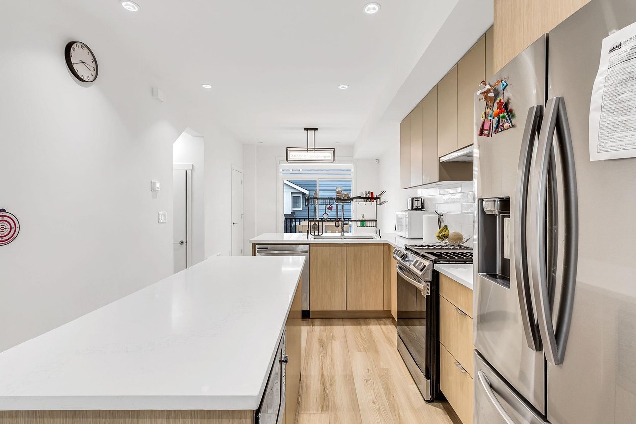 36-11556 72a Ave
