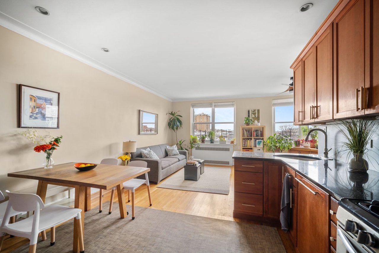 45 Plaza St W Unit: 6D