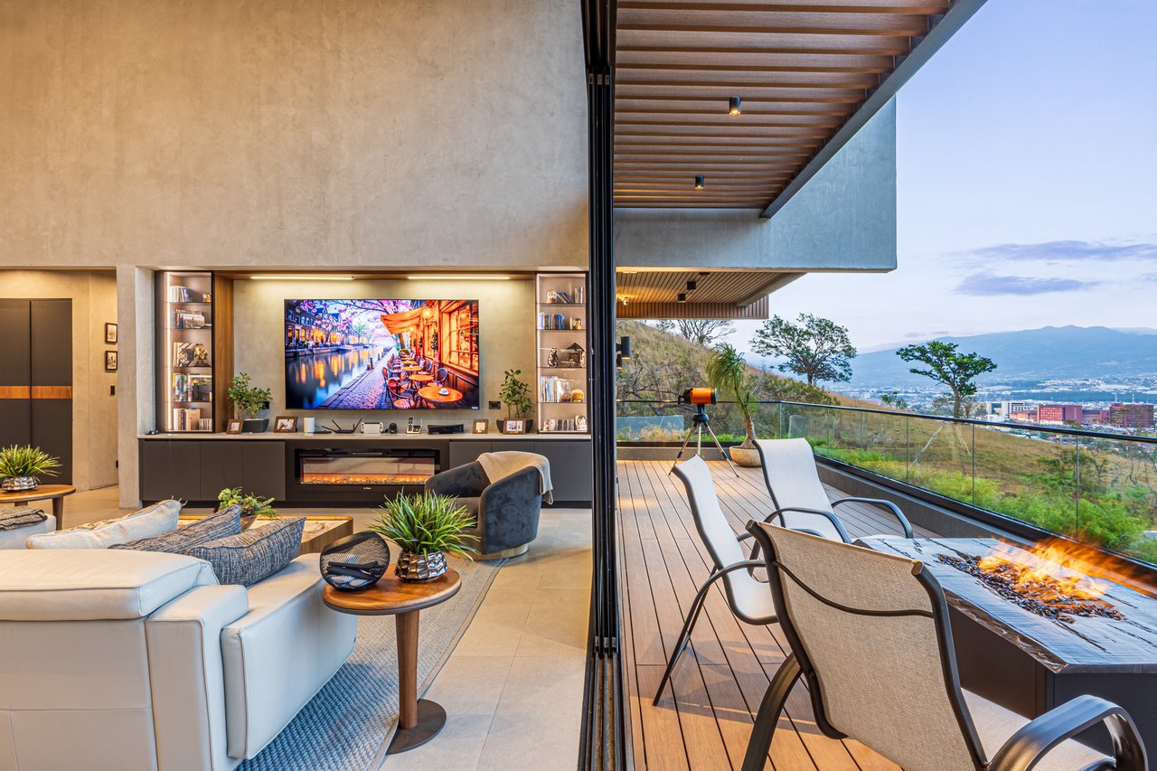 Panoramic City View Estate Home, Escazu, San Jose