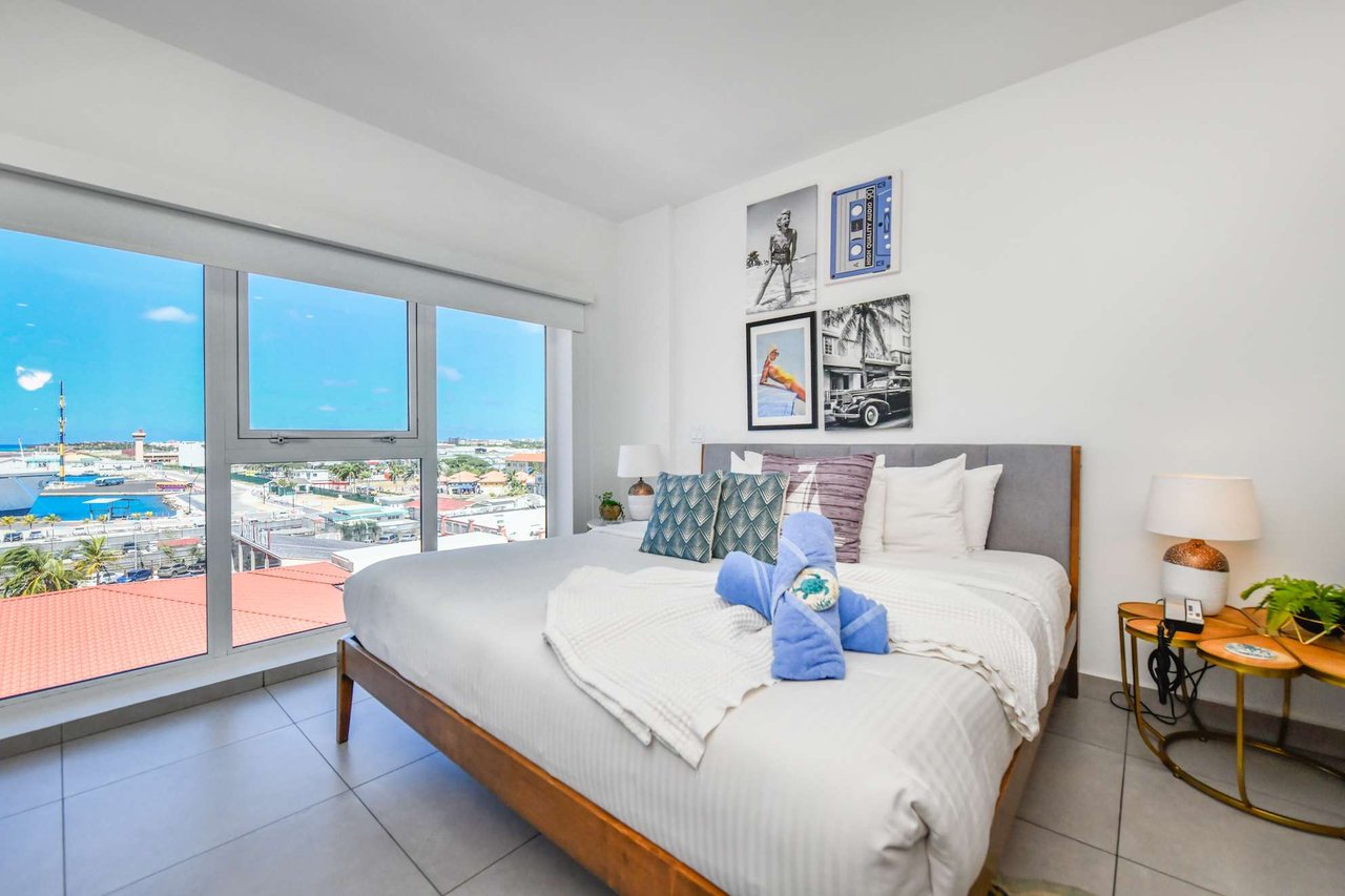 Harbour House 602 S