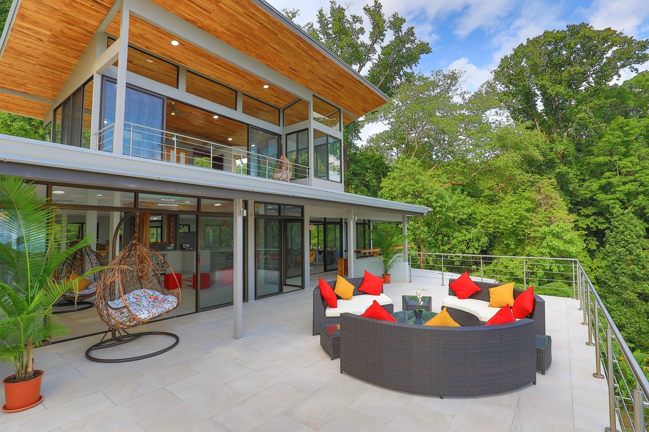 Rainforest Estate with Guest House, Dominical, Puntarenas