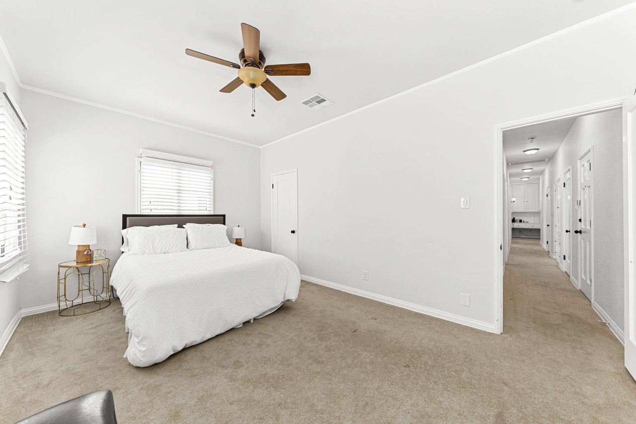 128 S Oakhurst Drive, Beverly Hills