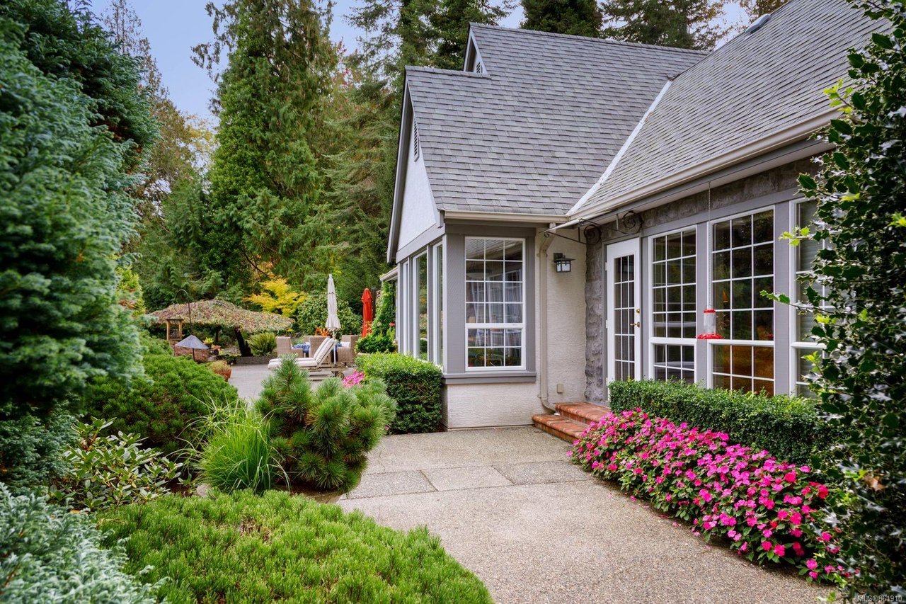 4349 Kingscote Rd, Cobble Hill