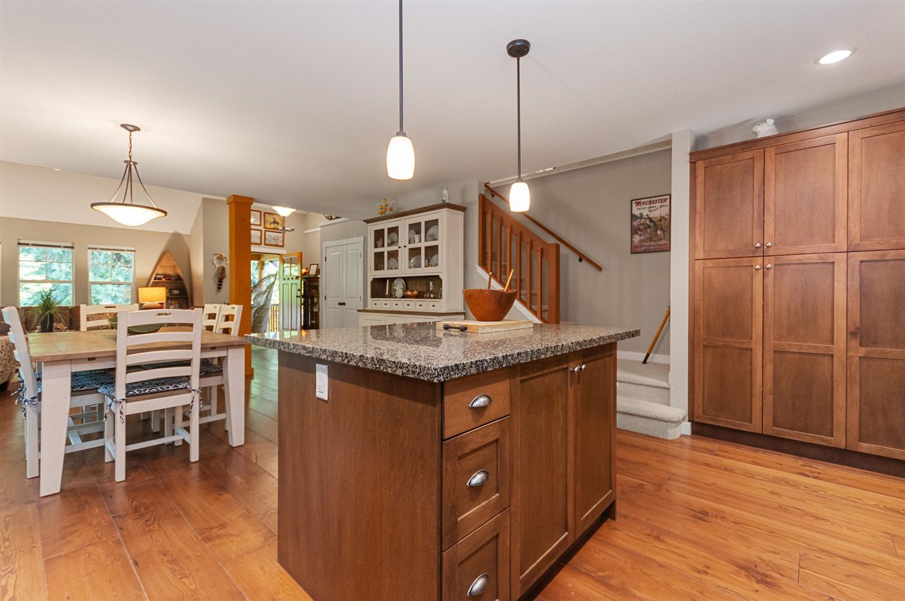 1907 Ravenwood Trail