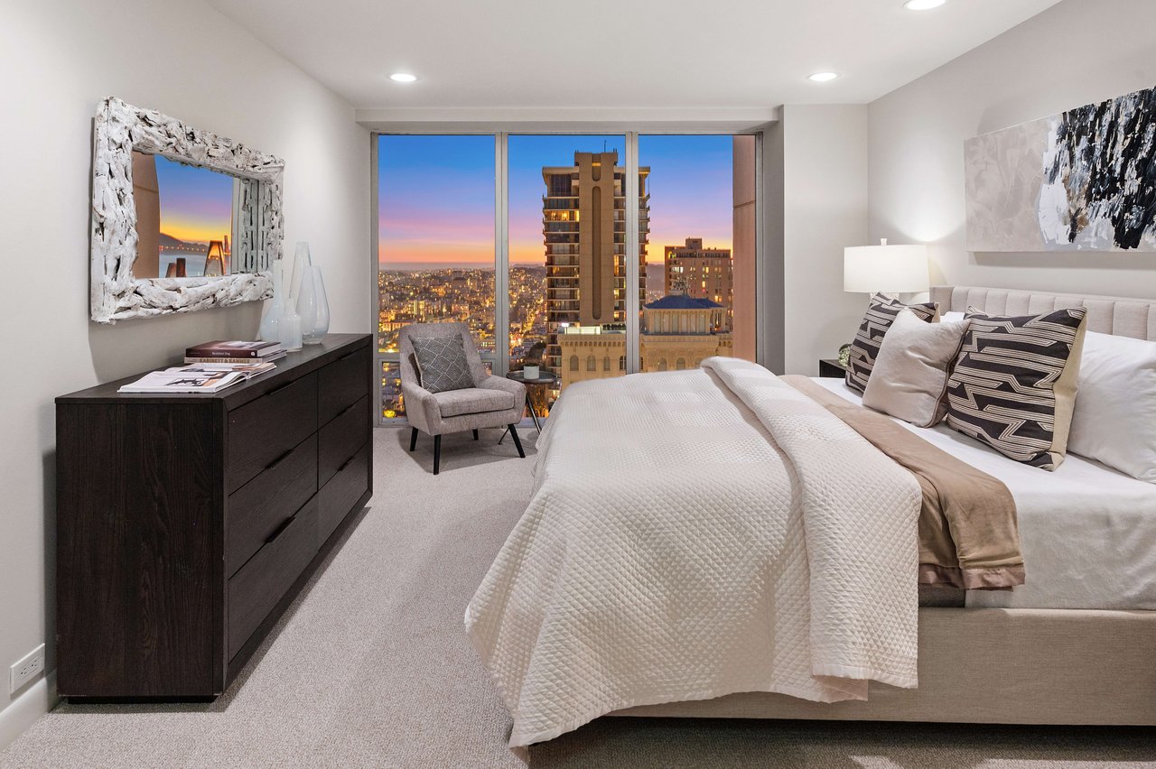 Showcase View Apartment at 1750 Taylor