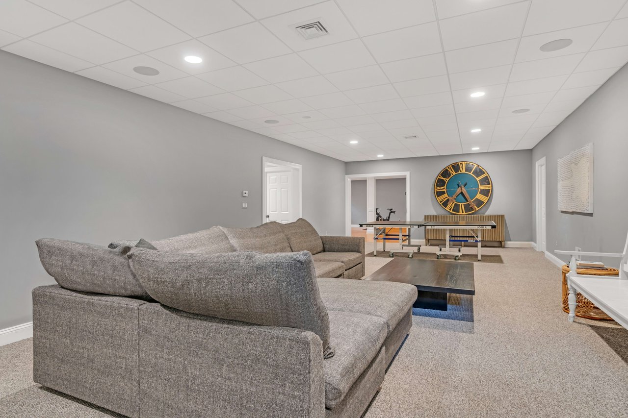 20 Van Beuren Road, Morris Township