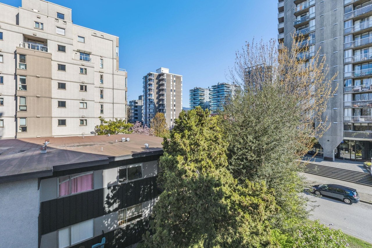 403-1250 Burnaby St