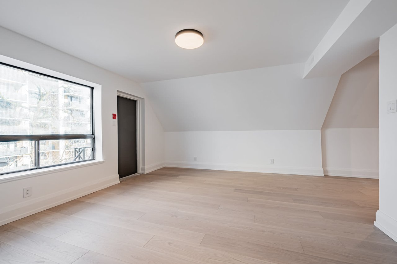 #3RD -607 HURON ST