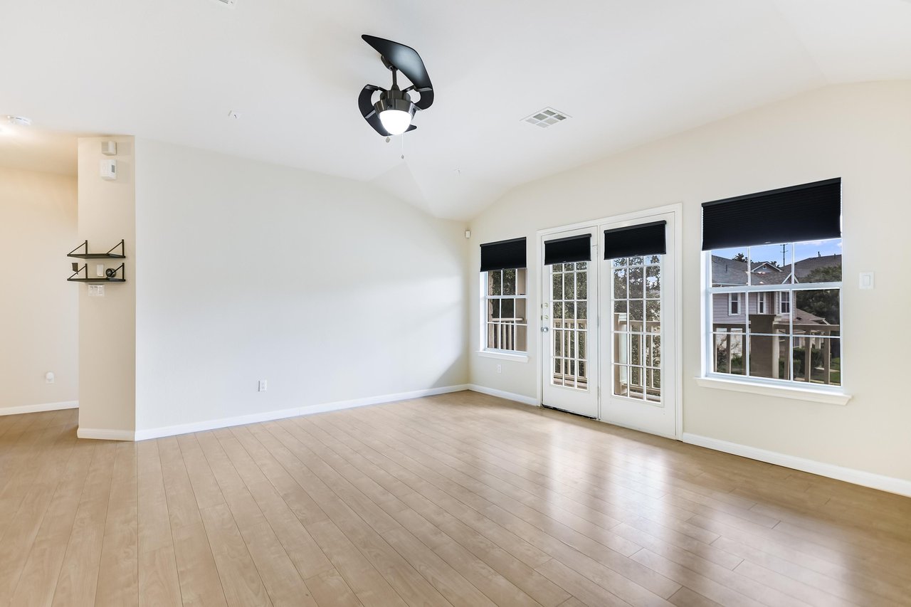 1900 Scofield Ridge Pkwy #701